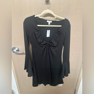 NWT Topshop Black V-Neck Long Sleeve Flared Cuff Dress